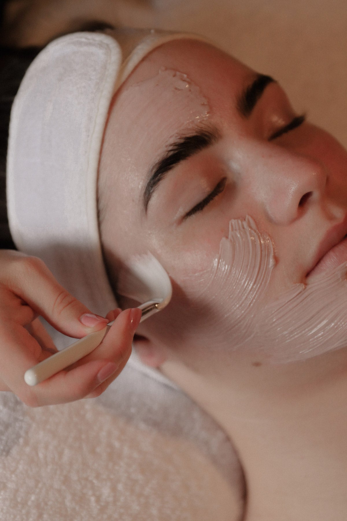 Discover the Emma Lewisham glow at The Facialist